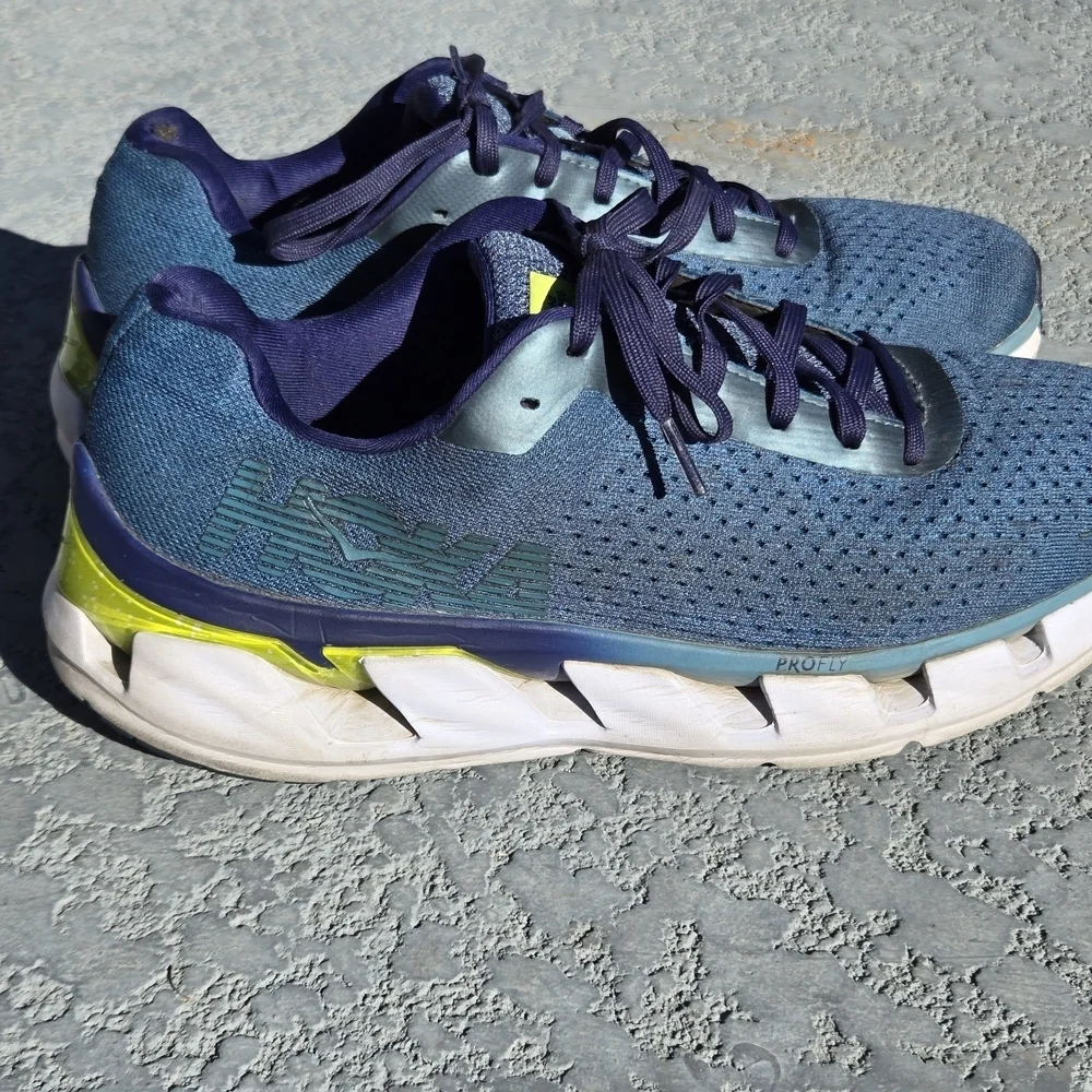 HOKA ONE ONE Elevon Size 10 Men's Lightweight Road-Running Sneakers